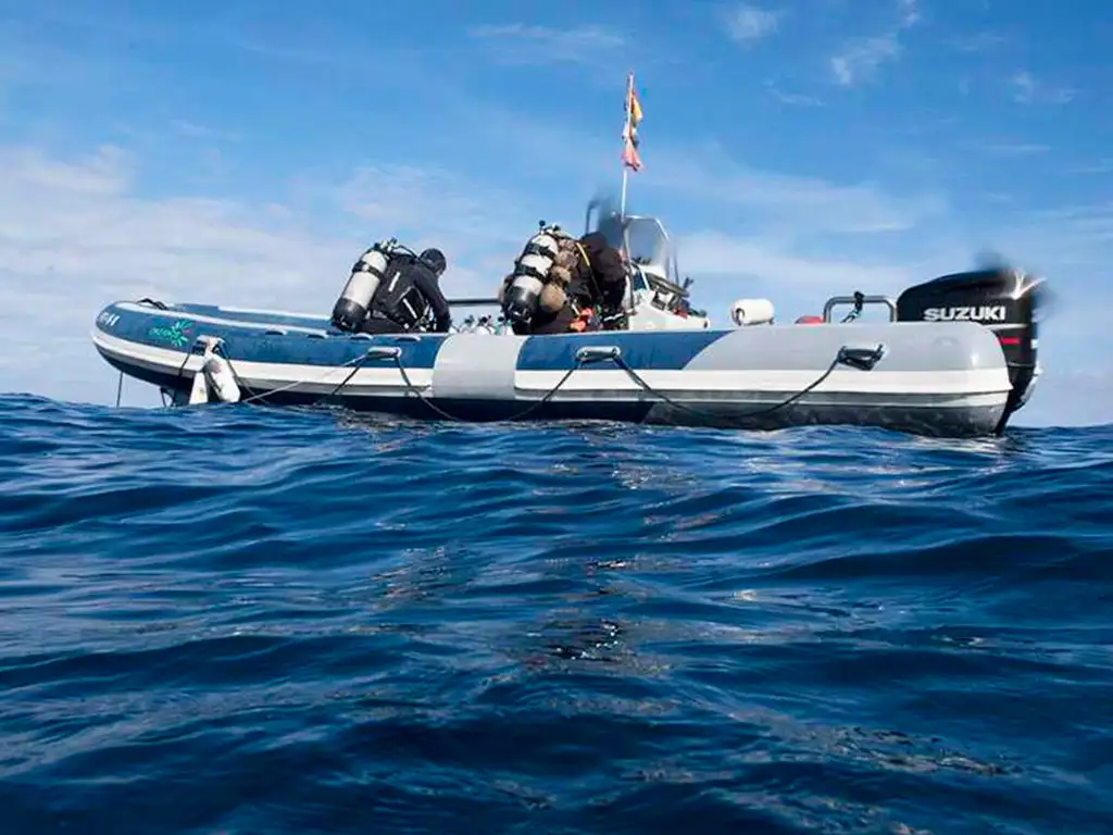 OLA Diving Center