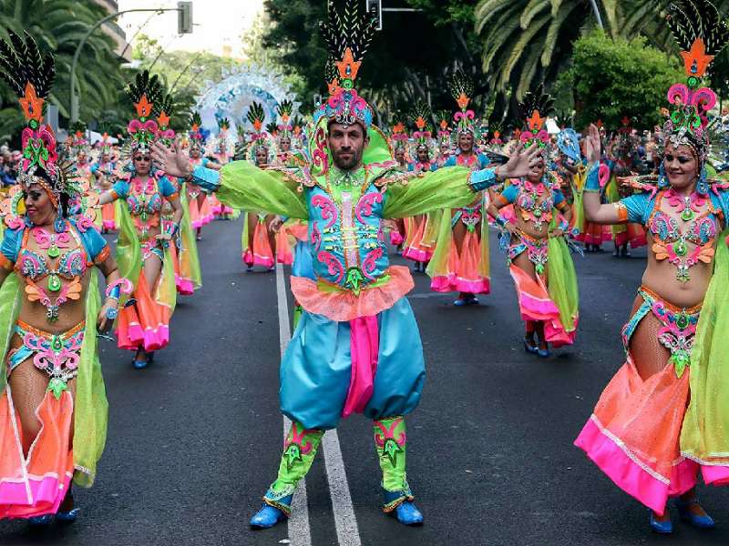 Большой парад карнавала
