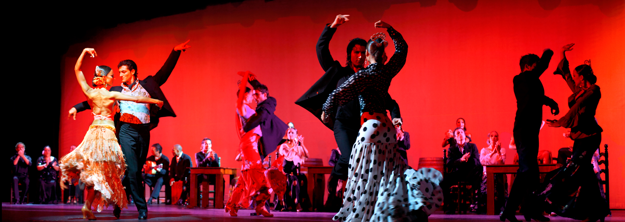 Испанка танцует фламенко. Испанские танцоры фламенко. Испания андалусия фламенко. Платье для фламенко тангос. Танец кармен видео.